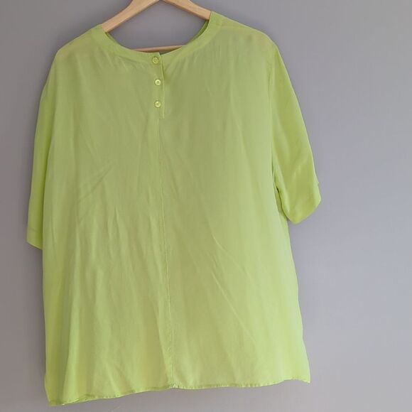 📏Lord & Taylor Silk shirt - Picture 2 of 4
